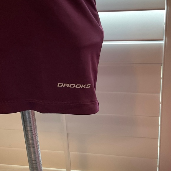 Brooks Women's Maroon and Red Short Sleeve Tee - Picture 2 of 9